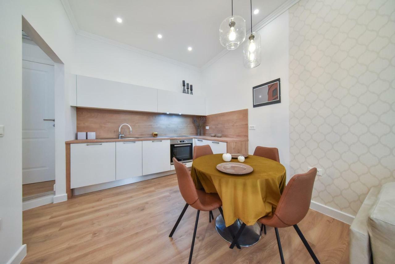 Center Simeon Apartment 자다르 외부 사진